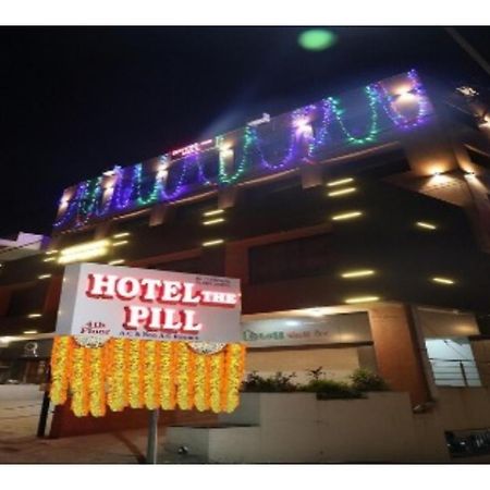 Hotel The Pill, Bhavnagar Buitenkant foto