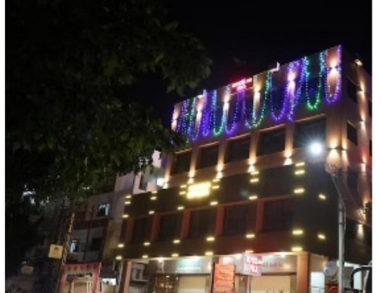 Hotel The Pill, Bhavnagar Buitenkant foto